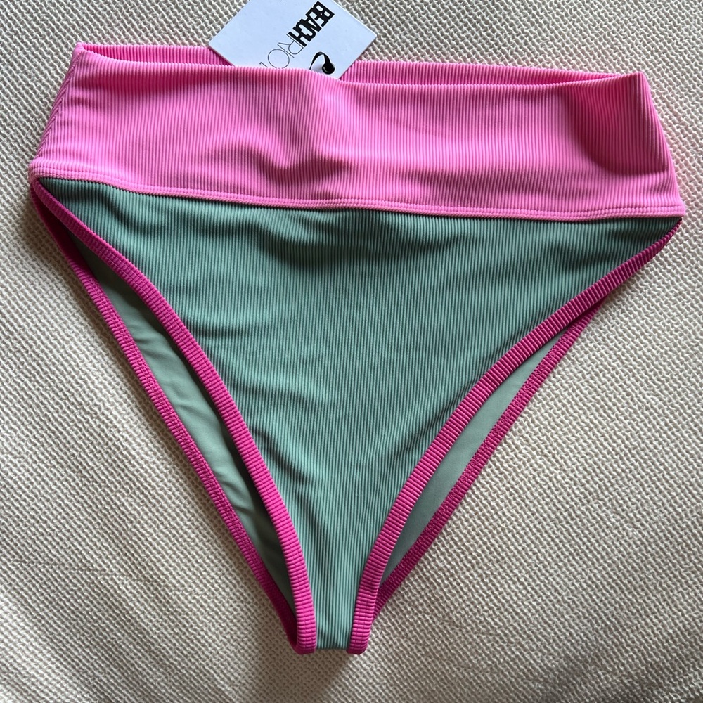 Beach Riot Eva Bottoms - Picture 4 of 5